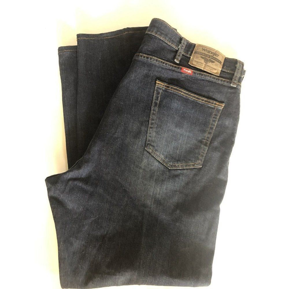 WRANGLER Premium Quality, Sz 40x 32 Cotton Denim, LOGO on Back, WORK BLUE JEANS
